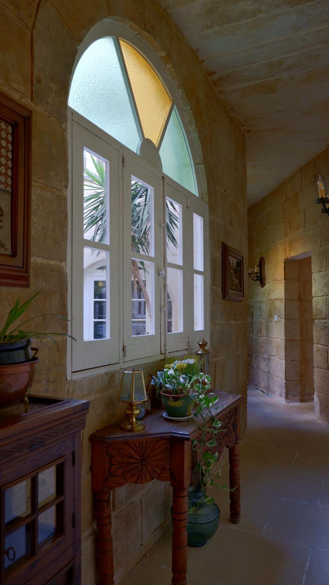 Village Knights Accommodation Żebbuġ Eksteriør billede